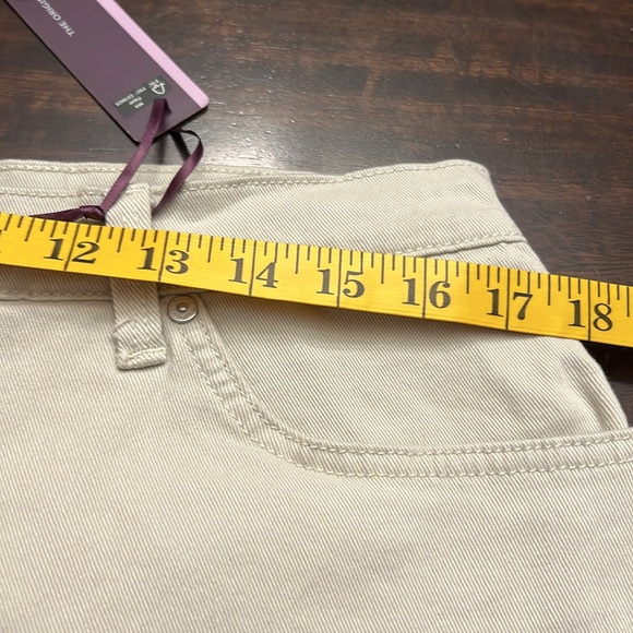 Gloria Vanderbilt Slimming Jeans - Cream. Size 16 inseam 31 - Picture 7 of 10